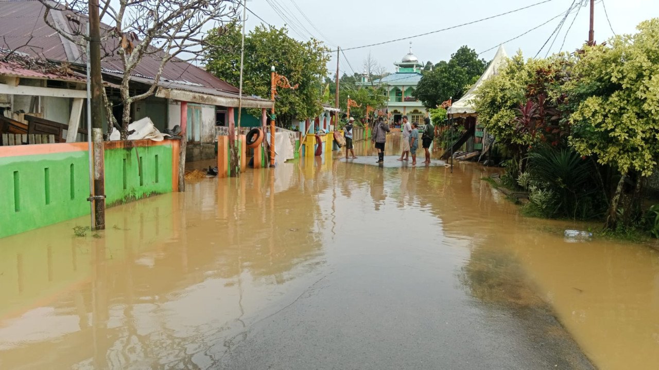 Rumah Tergenang Banjir Halmahera Selatan
